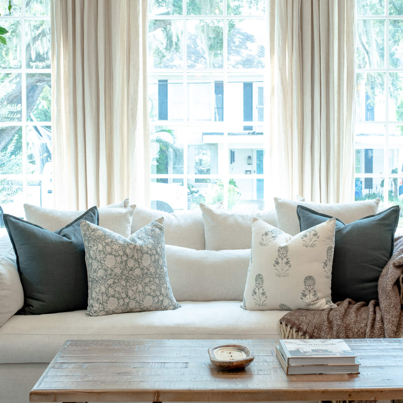 Cecilia Sofa Pillow Combination Set of Four Pillow Covers