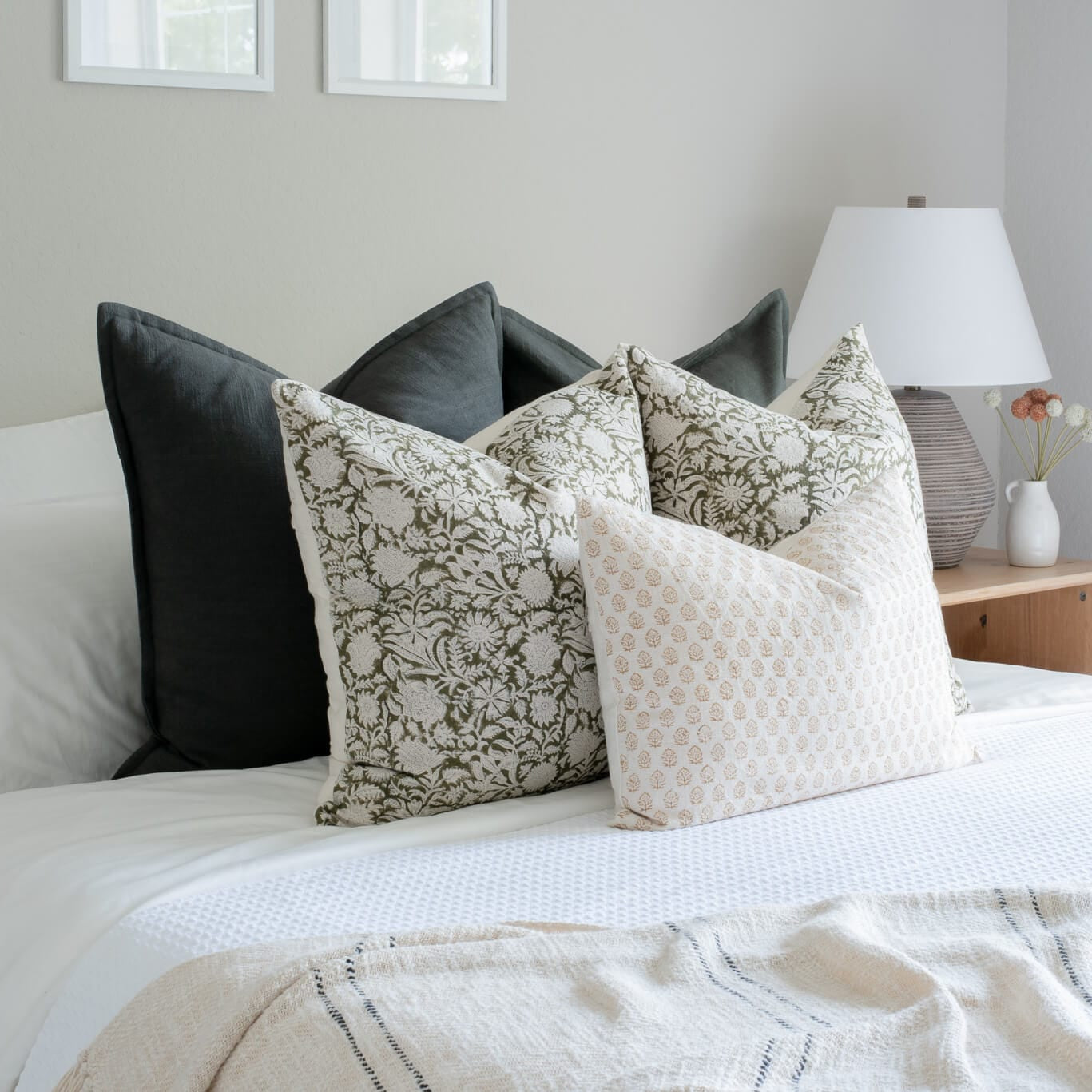 **FLAWED** Gávea Solid Color Pillow Cover | Charcoal Gray