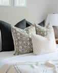 ** ARTISAN VARIATION ** Gávea Solid Color Pillow Cover | Charcoal Gray