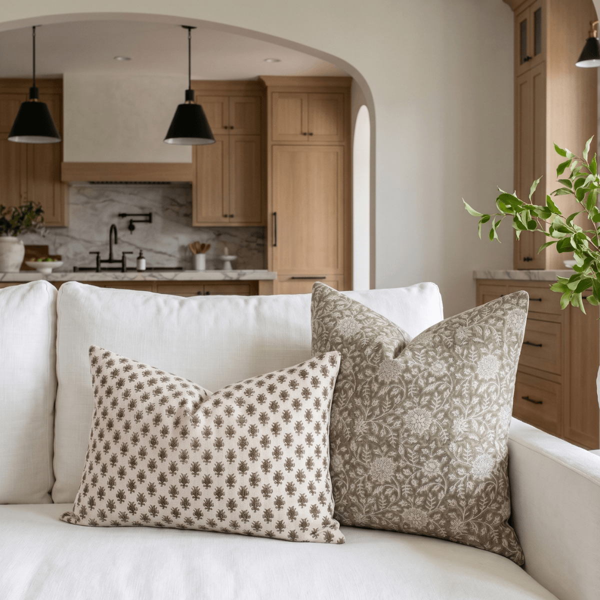 What Are the Best Handmade Throw Pillows for Gift Giving?