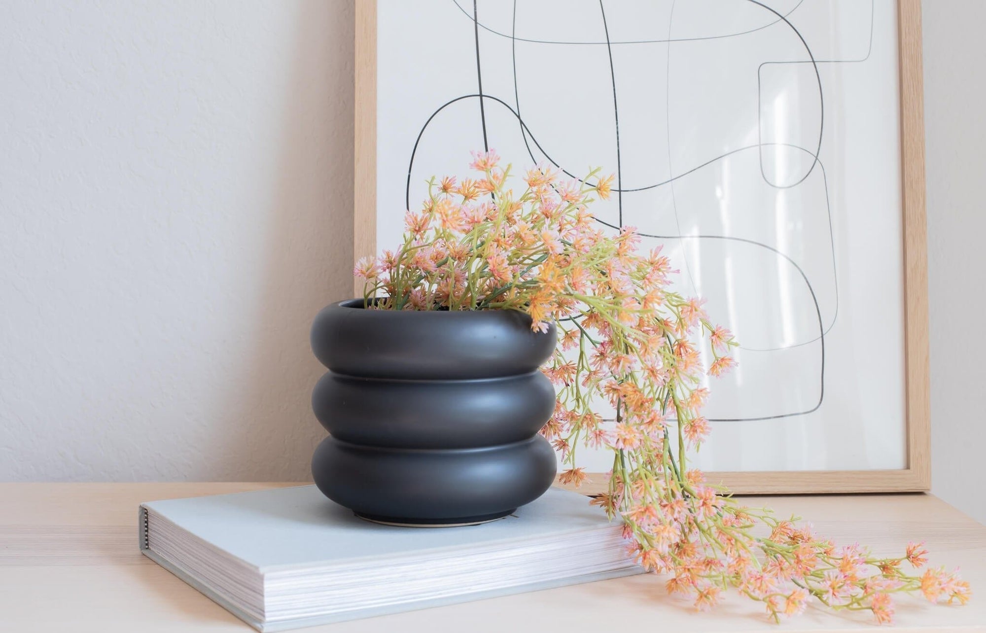 Iggy Rippled Modern Planter | Black - Apartment No.3